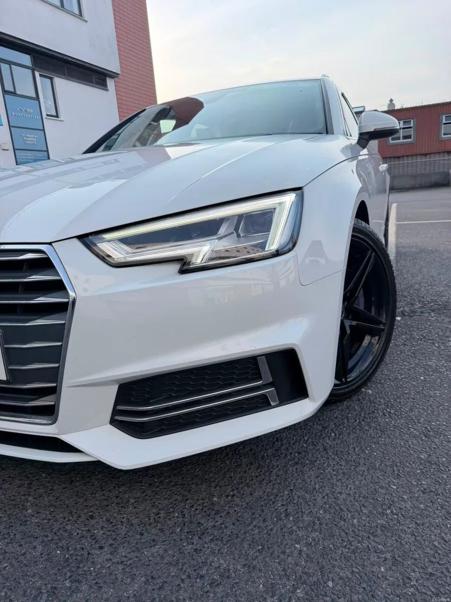 Audi A4 B9 Sline Black Edition - Image 6