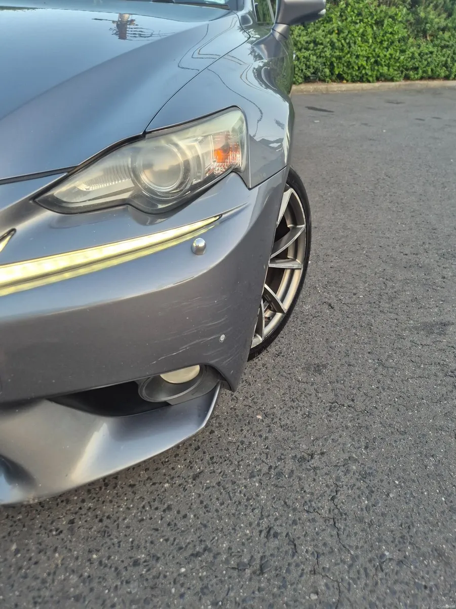 Lexus IS 2014 - Image 1