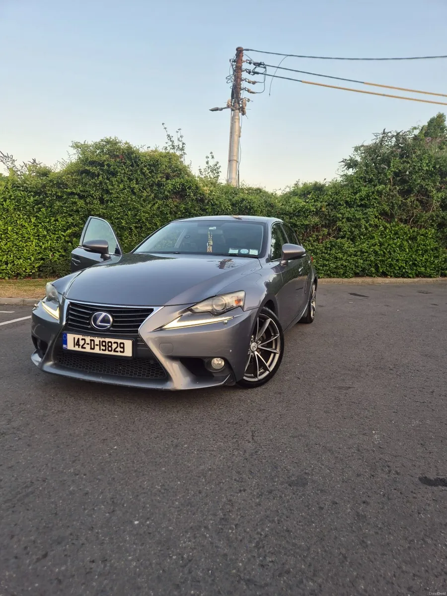 Lexus IS 2014 - Image 2