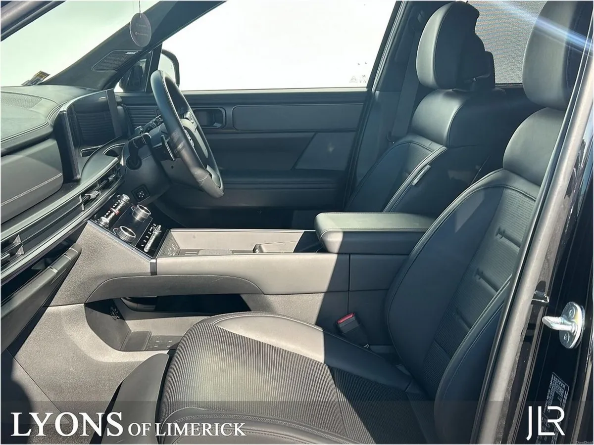 Hyundai Santa Fe 1.6 PHEV 4WD Premium Calligraphy - Image 3