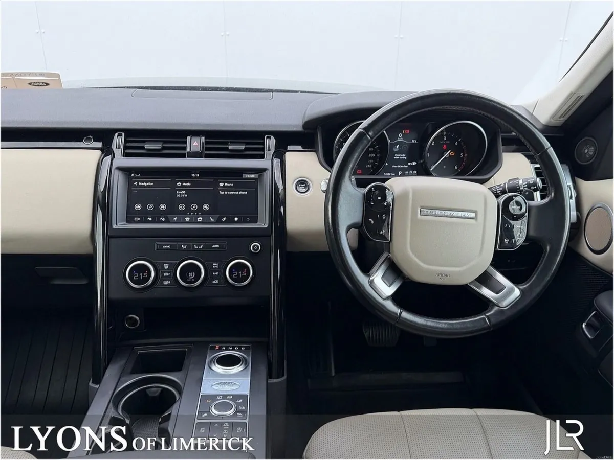 Land Rover Discovery 2.0SD4 SE 7 Seat - Image 4