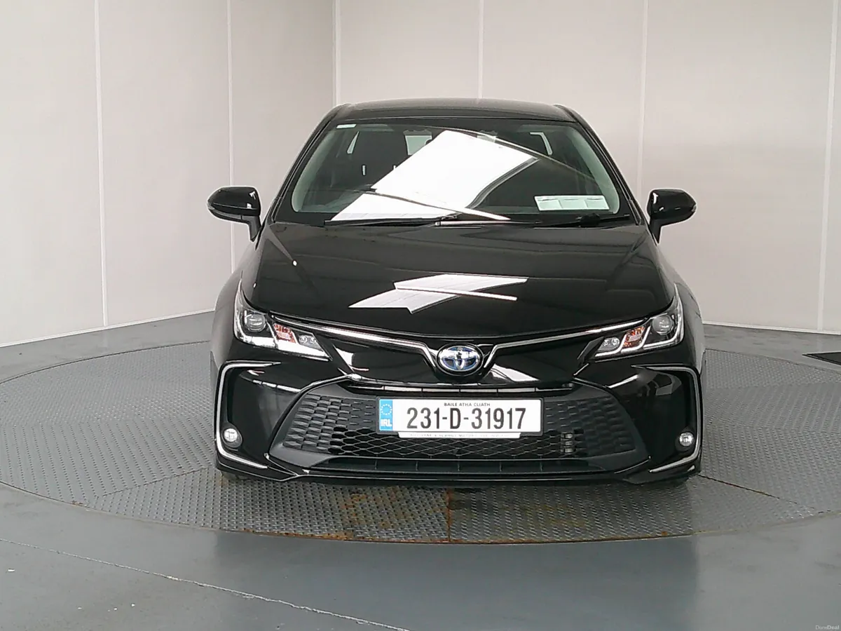 Toyota Corolla 2023 - Image 2