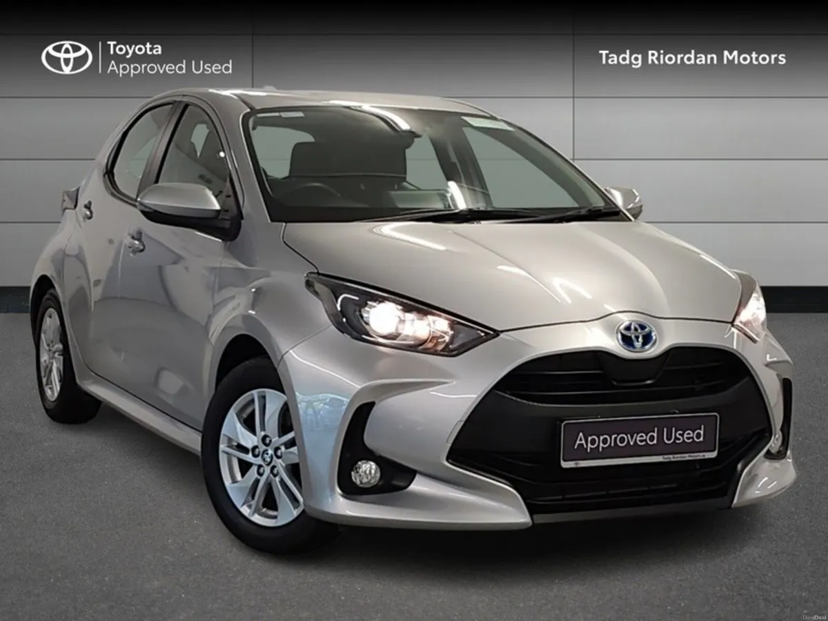 Toyota Yaris 1.5 HYBRID LUNA 4DR - Image 1