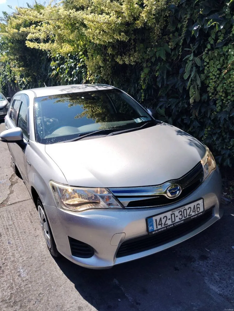 2014 Toyota Corolla Estate Hybrid Automatic - Image 3