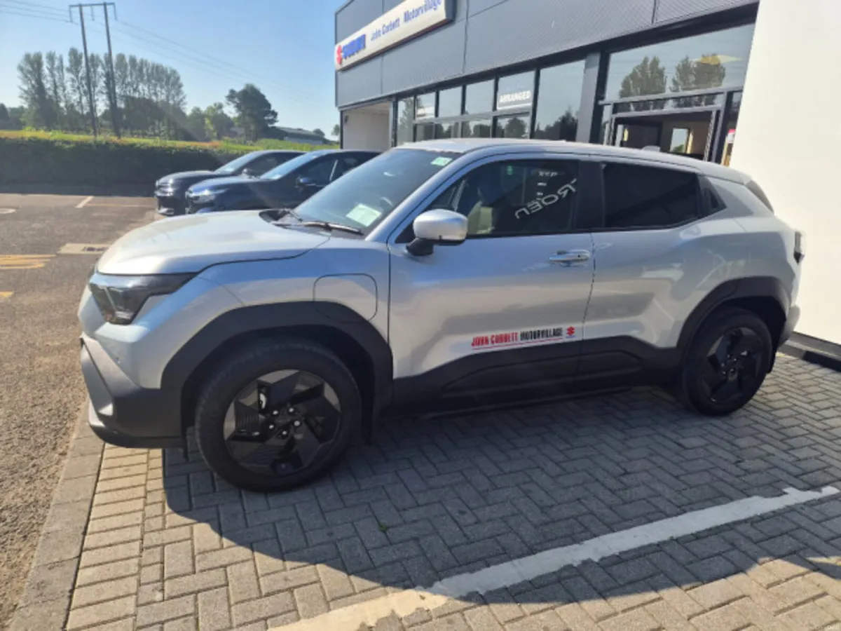 Suzuki e Vitara 61KWH Motion 5DR Auto - Image 4
