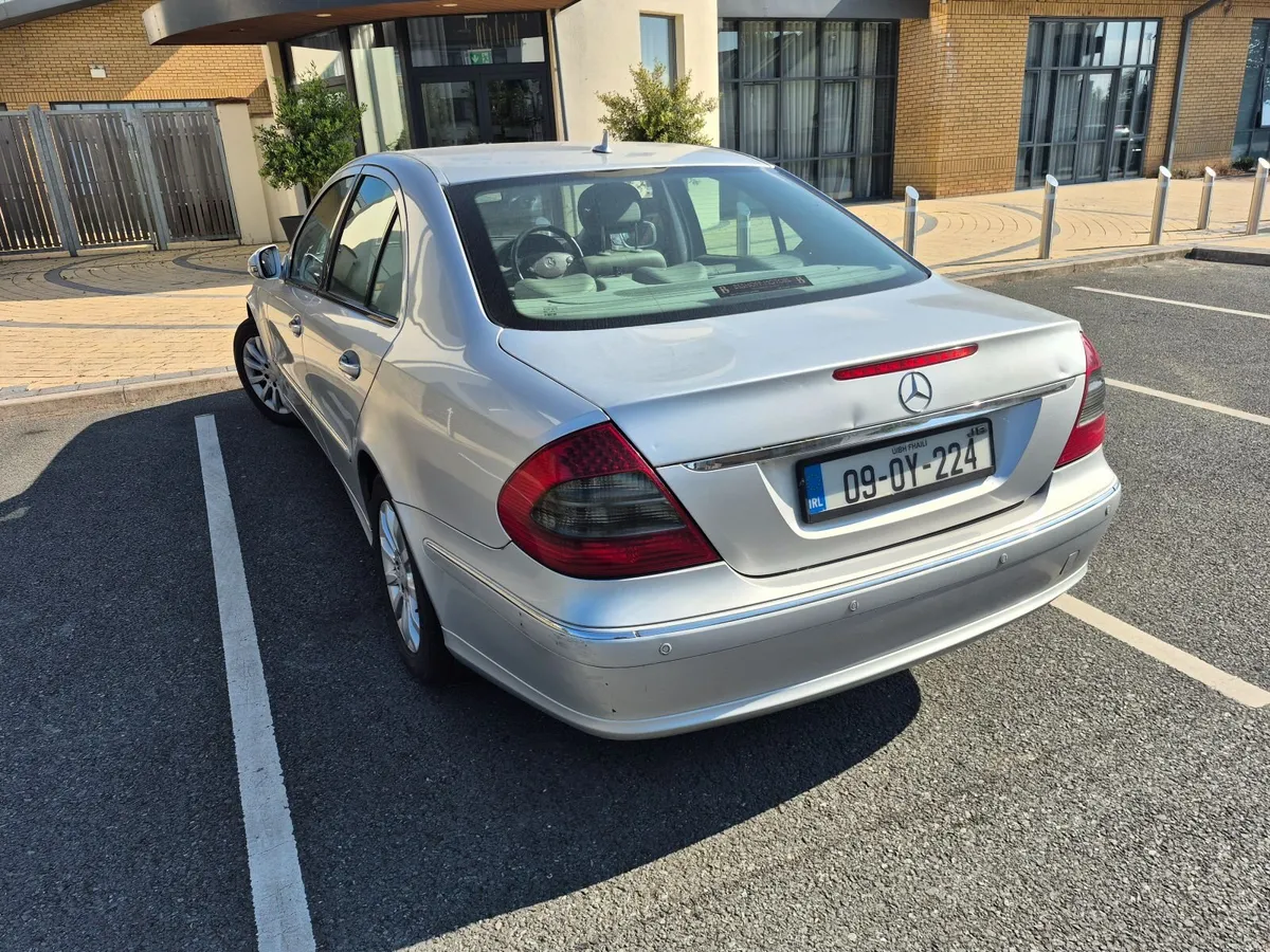 Mercedes-Benz E-Class 2009 - Image 1