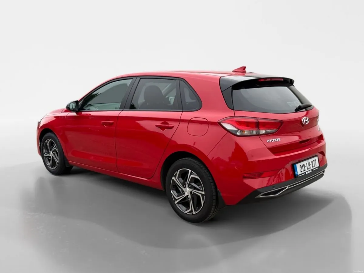 Hyundai i30 Diesel Deluxe - Image 6