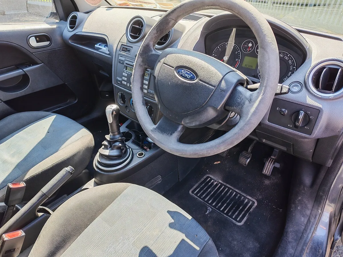 Ford Fiesta 2006 - Image 2