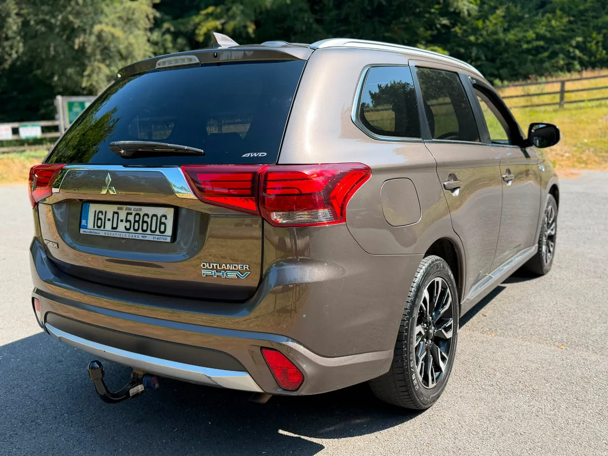 161 Mitsubishi Outlander  PHEV 2.0L 4WD  Hybrid - Image 6