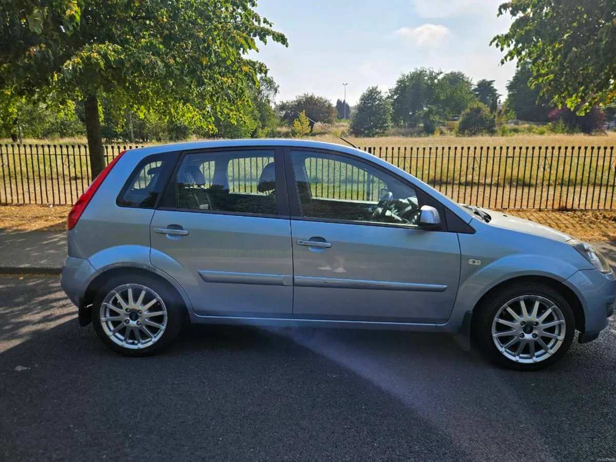 Ford Fiesta 1.2 Zetec - Image 2