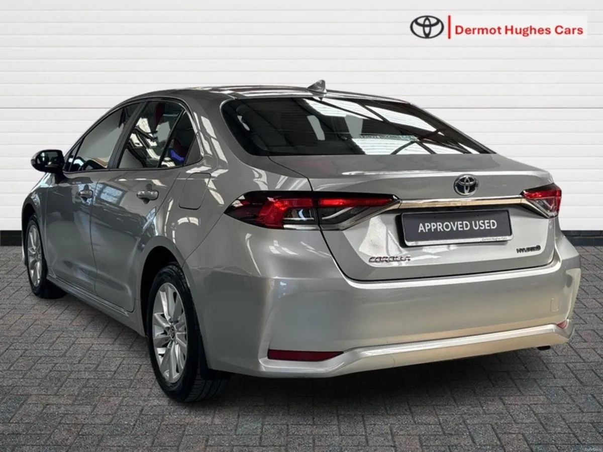 Toyota Corolla LUNA SALOON HYBRID AUTO - Image 2