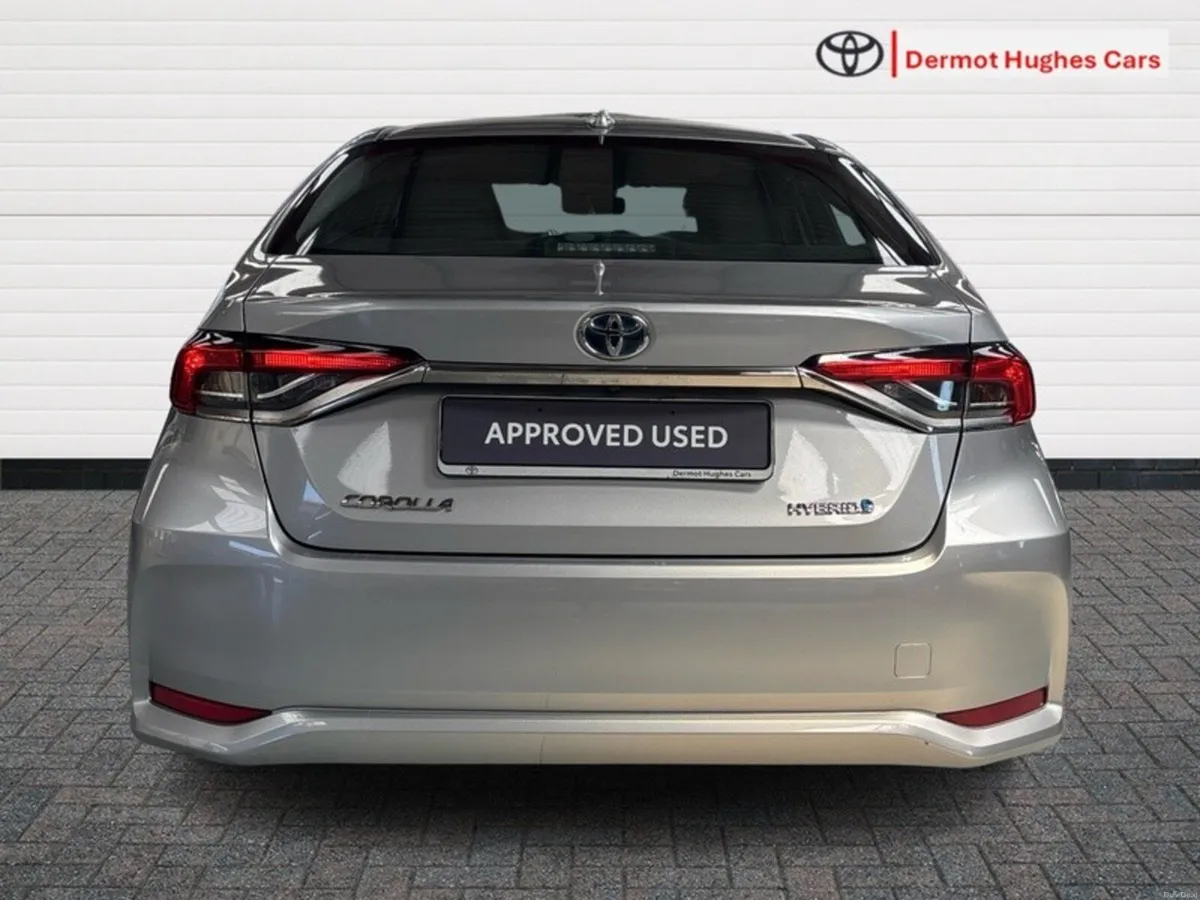Toyota Corolla LUNA SALOON HYBRID AUTO - Image 4