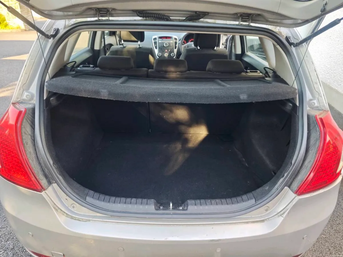 Car - Image 3