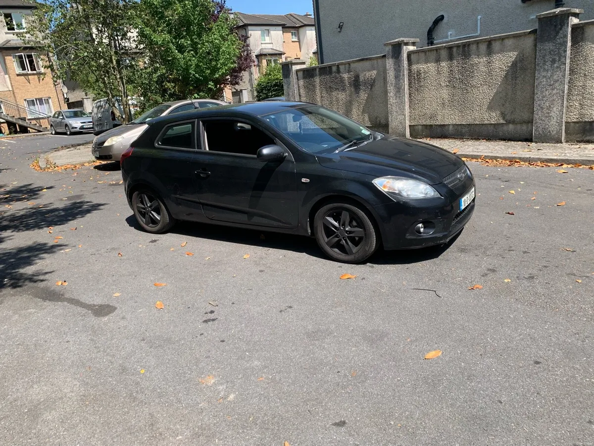2010 Kia pro-ceed - Image 4