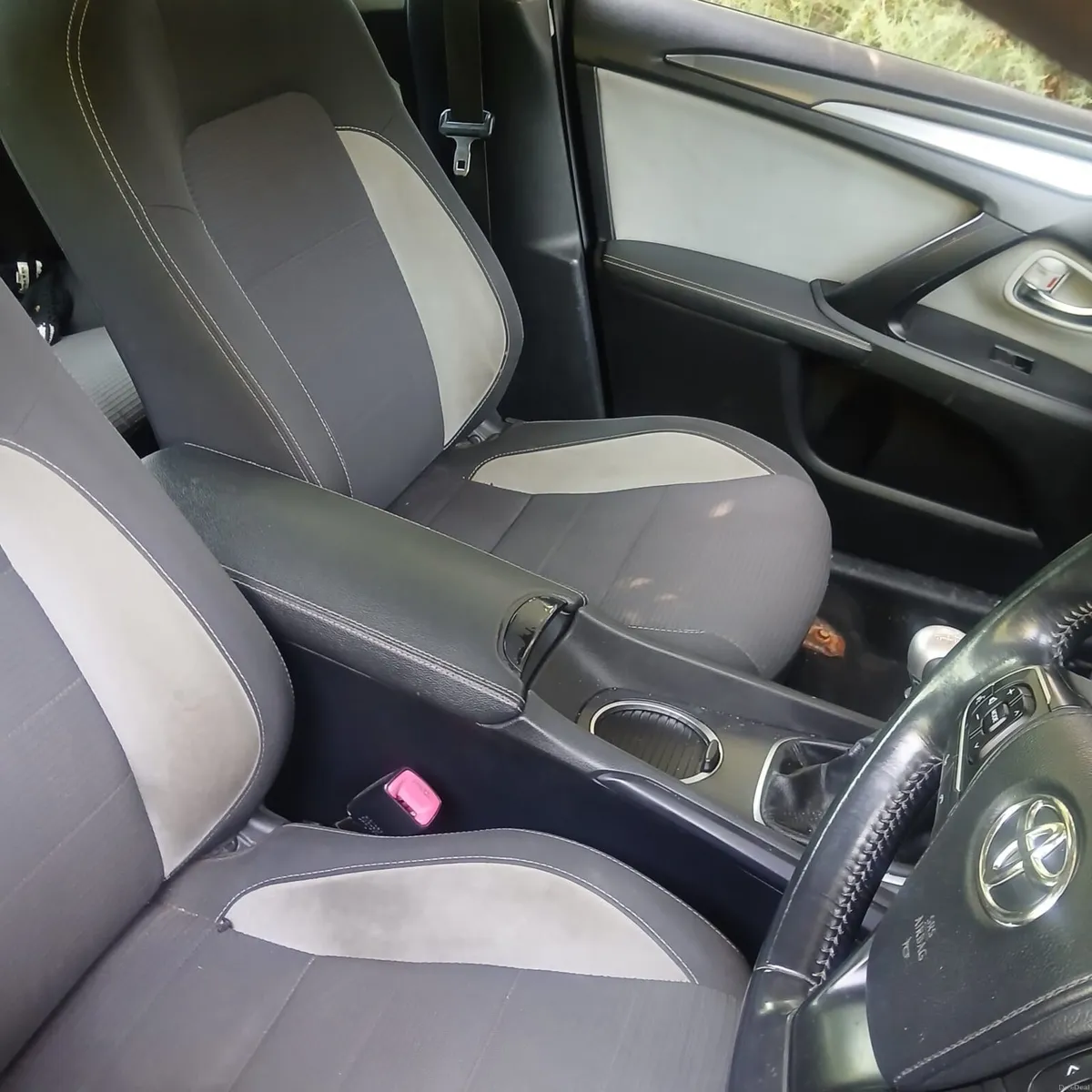 Toyota Avensis 1.6 D4D - Image 6