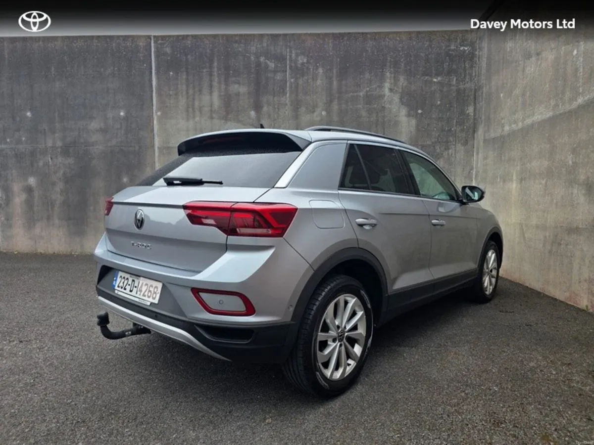 Volkswagen T-Roc LIFE 1.0 TSI MANUAL 6SPEED FWD 11 - Image 2