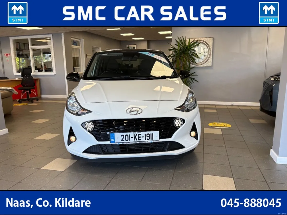 Hyundai i10 DELUXE TWO TONE - Image 3