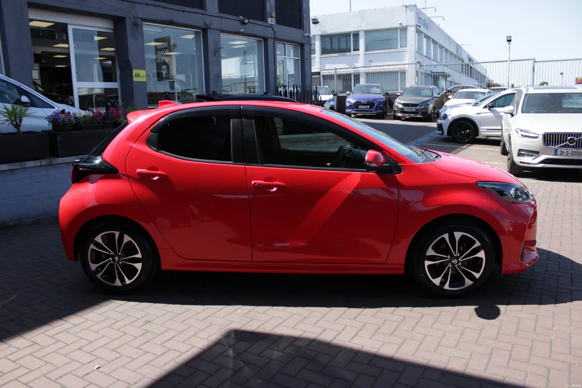 2021 TOYOTA YARIS 1.0 5DR HATCHBACK AUTOMATIC - Image 3