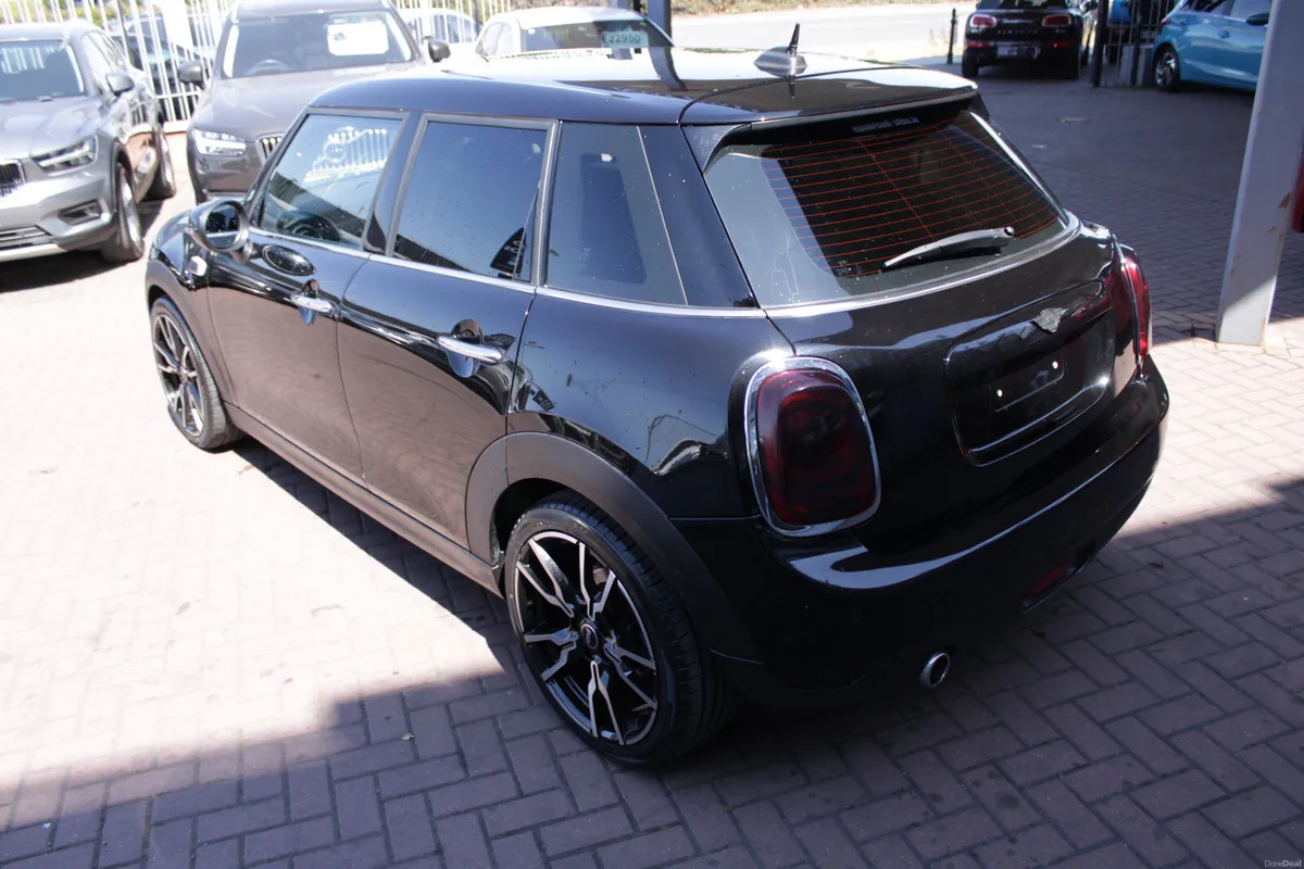 MINI COOPER 1.5D COOPER SPORT HATCHBACK AUTOMATIC - Image 6