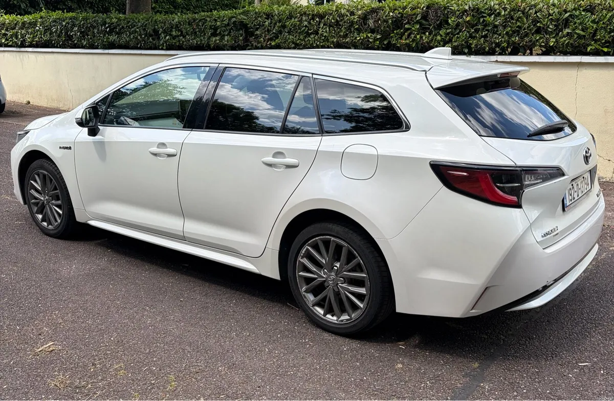 192 Corolla Hybrid~126km~Toyota Relax Warranty - Image 1