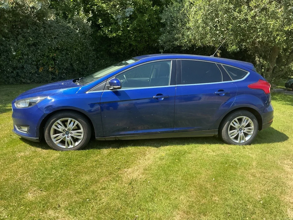 Ford Focus 2015 - Image 2