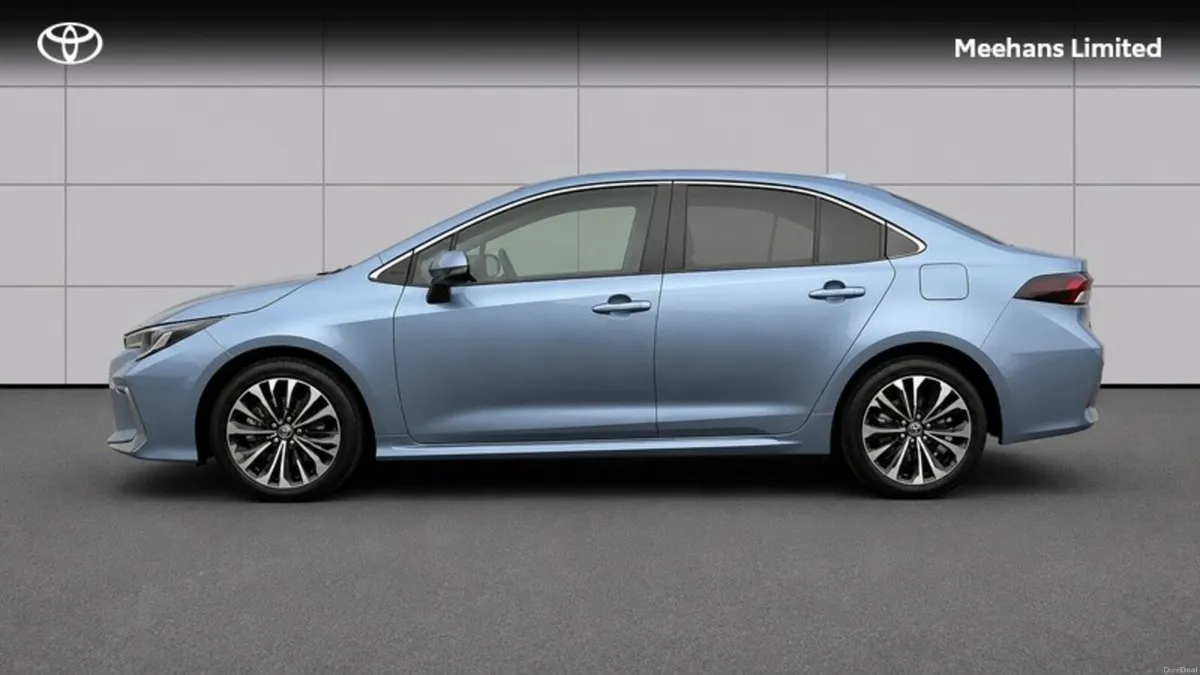 Toyota Corolla COROLLA LUNA SPORT SALOON - Image 3