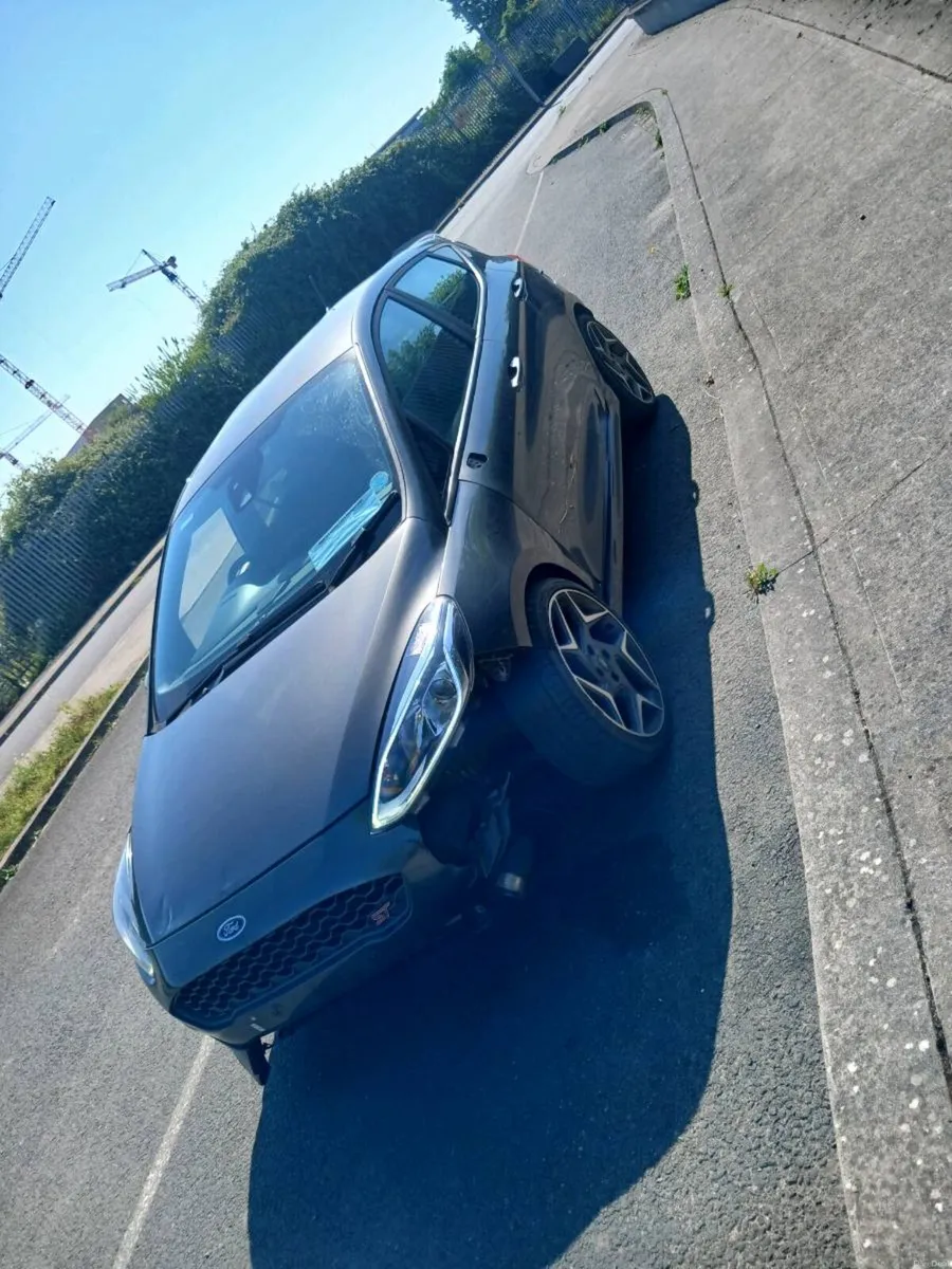 Car - Image 2