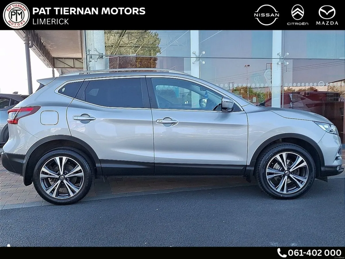 Nissan Qashqai 1.3 PET SV Premium + Leather seats - Image 3