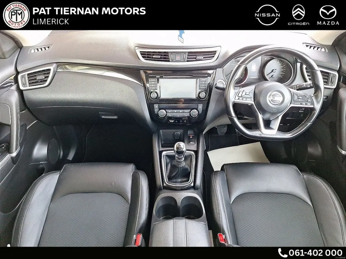 Nissan Qashqai 1.3 PET SV Premium + Leather seats - Image 6
