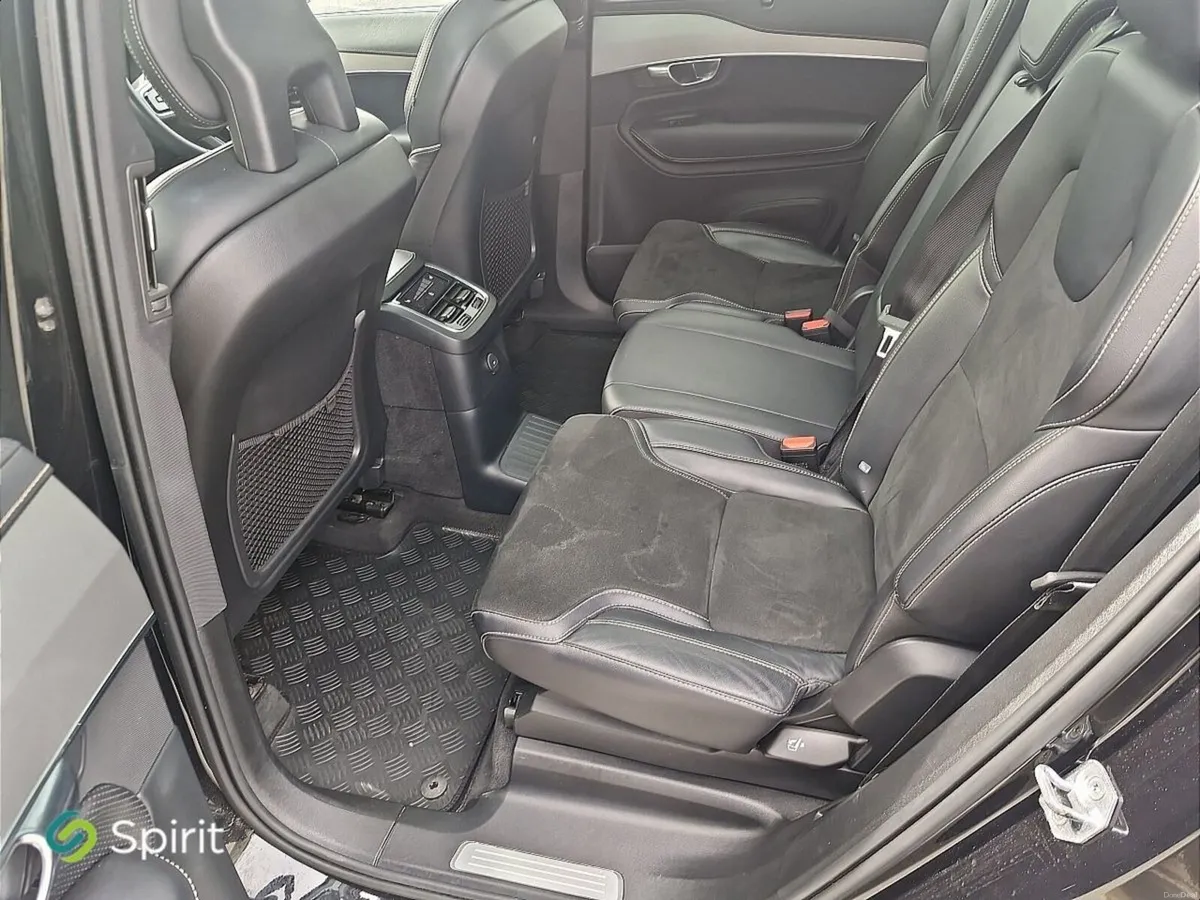 Volvo XC90 T8 R-Design Pro Plug In Hybrid - Image 5