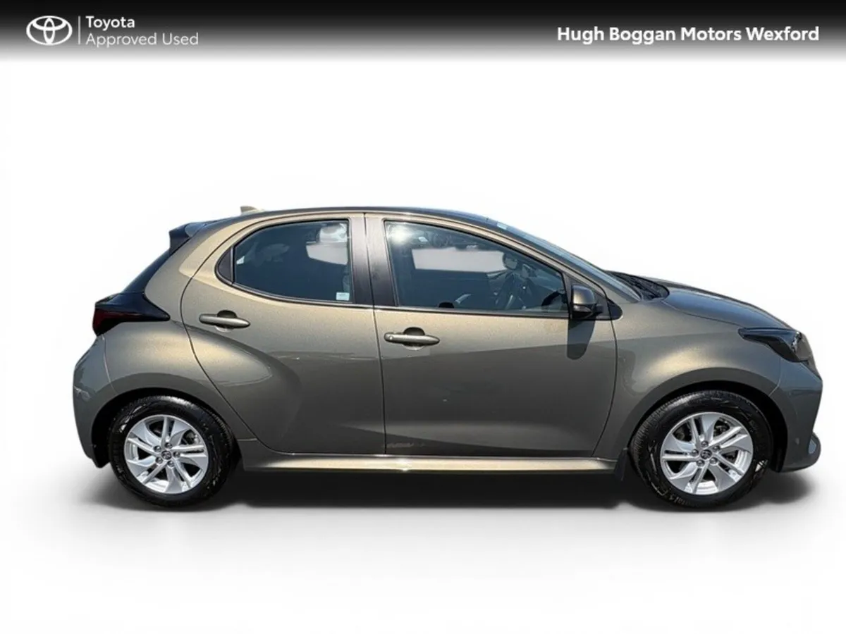 Toyota Yaris 1.5 LUNA  AUTOMATIC LOW KILOMETRES!! - Image 3