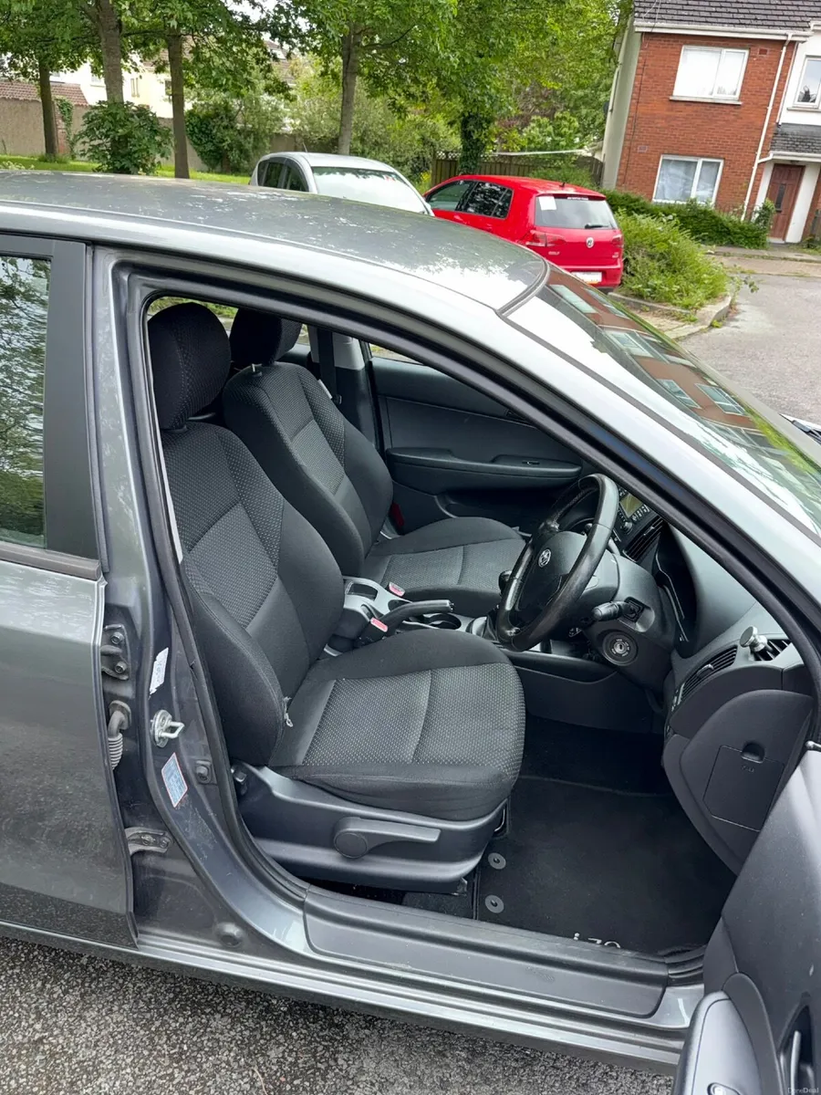Hyundai i30 2010 - Image 2