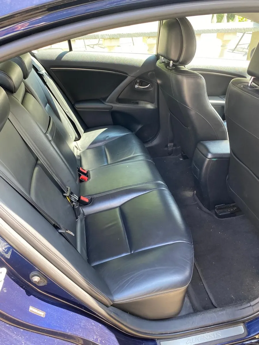 Toyota Avensis 2010 - Image 4