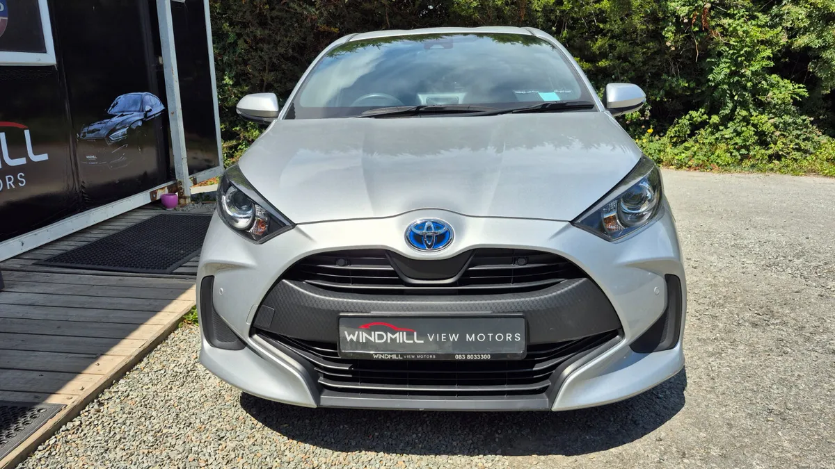 Toyota Yaris 1.5 Hybrid Automatic - Image 4