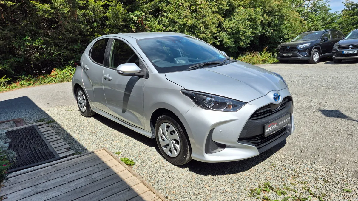 Toyota Yaris 1.5 Hybrid Automatic - Image 2