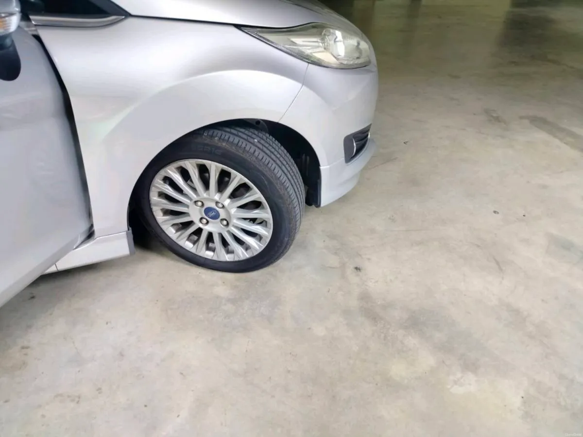 Ford fiesta t 1.o automatic low milage15000km - Image 4
