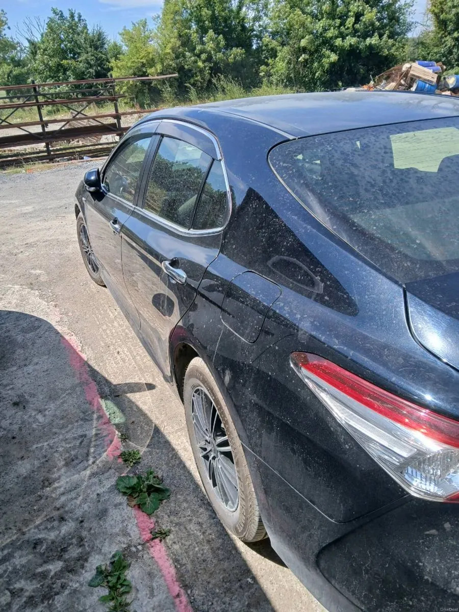 Toyota camry 2.5 litre hybrid - Image 4