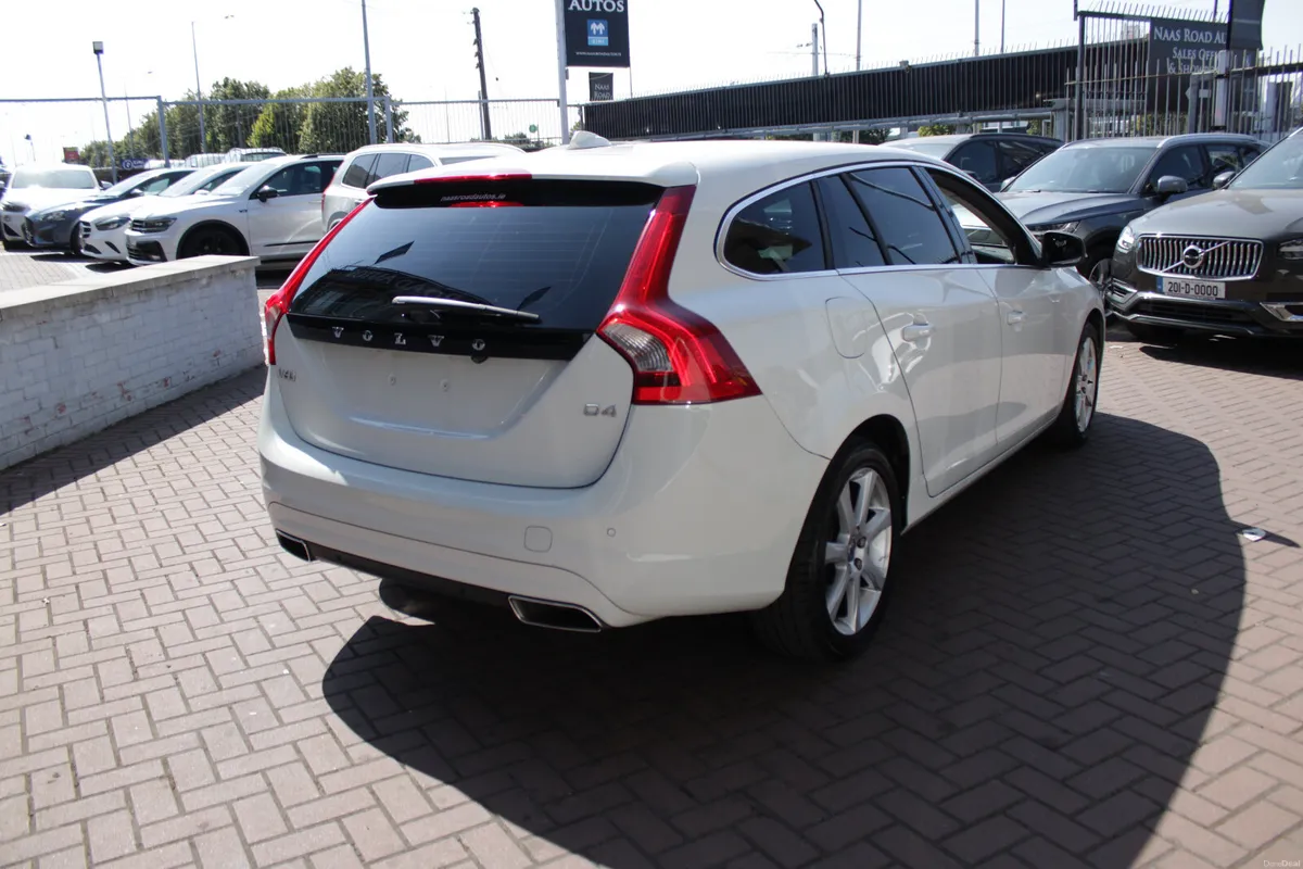 2018 VOLVO V60 D4 5DR ESTATE AUTOMATIC 2.0 - Image 4