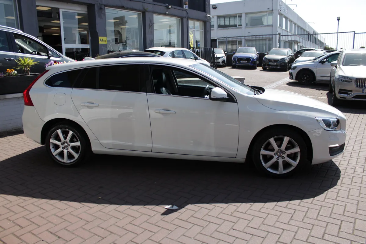 2018 VOLVO V60 D4 5DR ESTATE AUTOMATIC 2.0 - Image 3