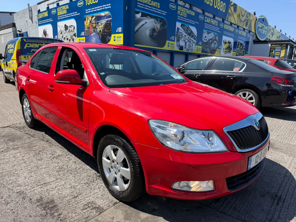 Skoda Octavia 2012 Automatic DSG - Image 4