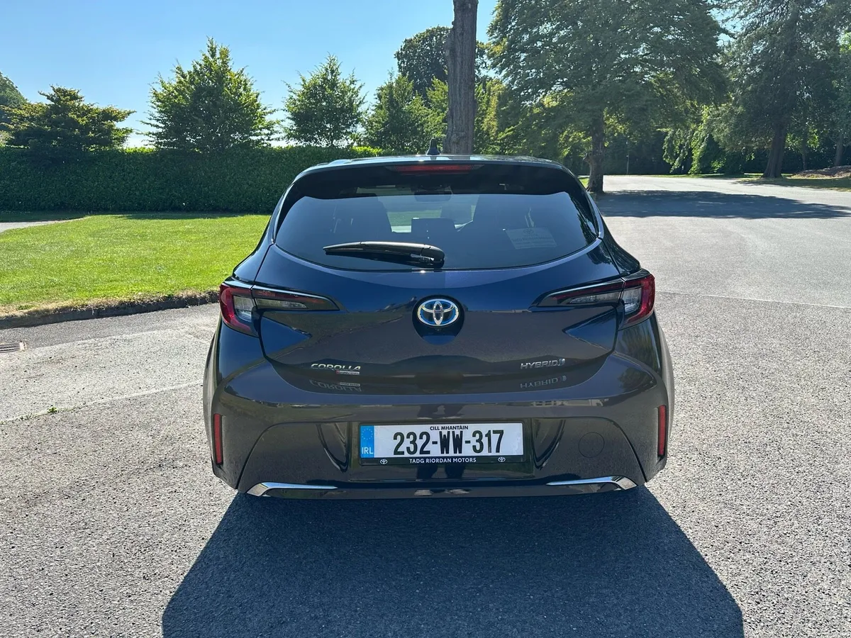 Toyota Corolla Hybrid Luna Sport . With Warranty - Image 4
