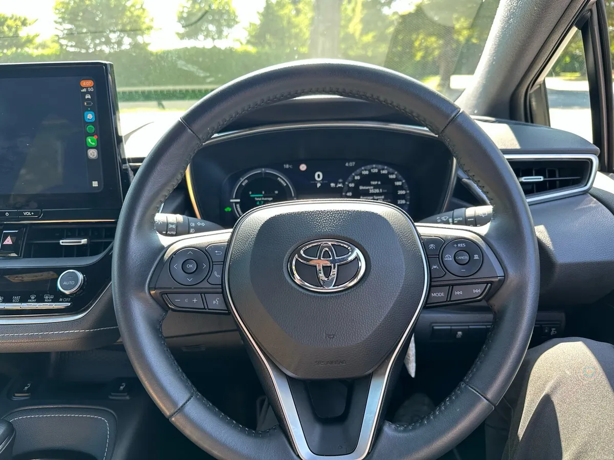 Toyota Corolla Hybrid Luna Sport . With Warranty - Image 6