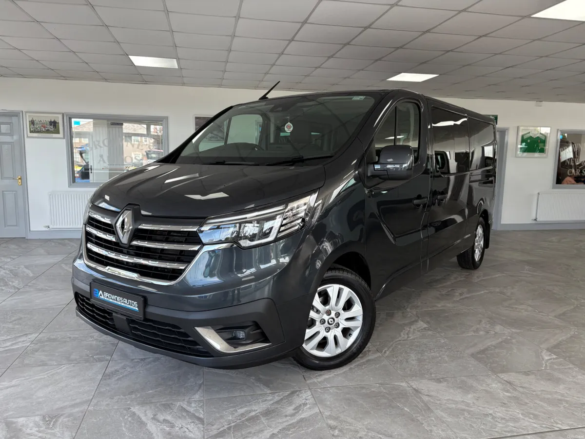 2025 Renault Trafic Advance 9 Seater Automatic - Image 2