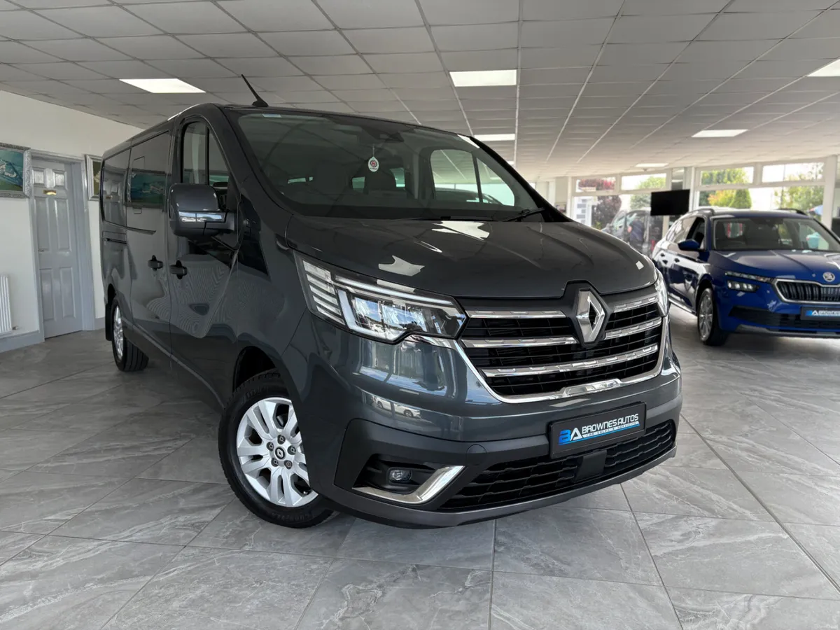 2025 Renault Trafic Advance 9 Seater Automatic - Image 4