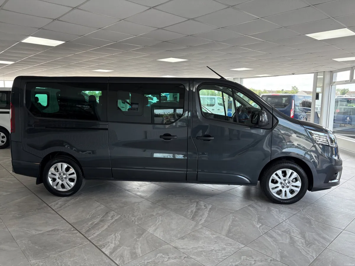 2025 Renault Trafic Advance 9 Seater - Image 5
