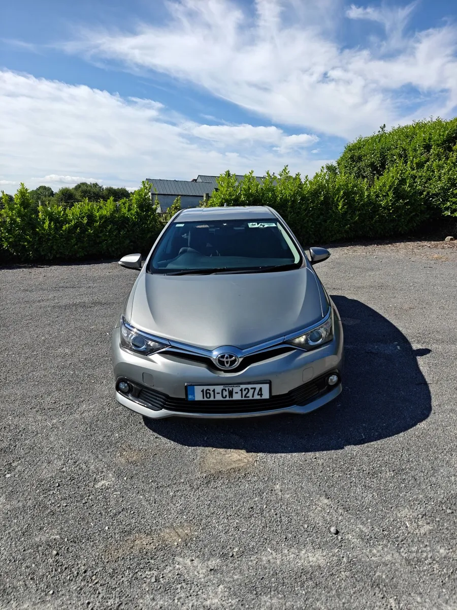 Toyota Auris Full History 2 owners - Image 2