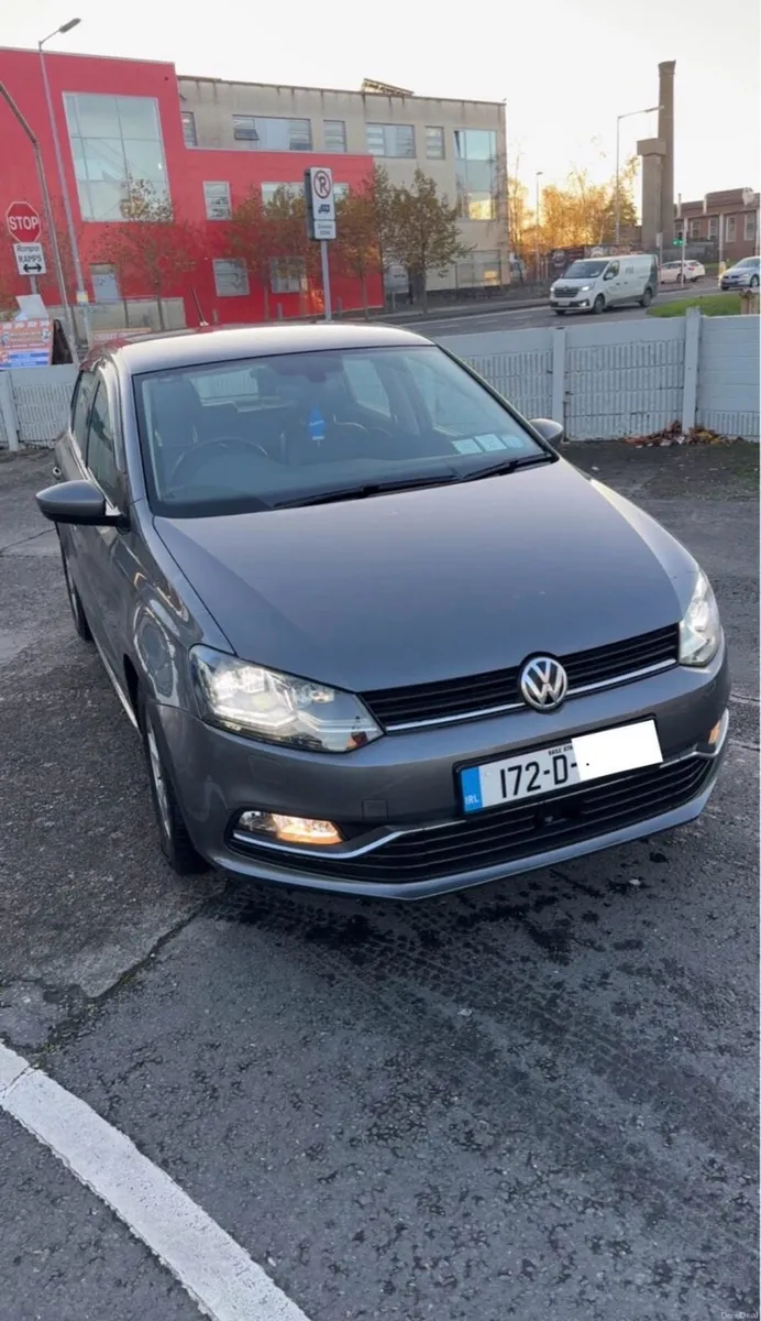 Automatic Volkswagen polo 2017 - Image 2