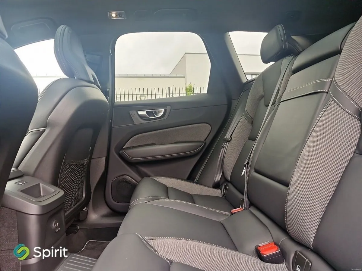 Volvo XC60 T8 R-Design Plug In Hybrid - Image 5