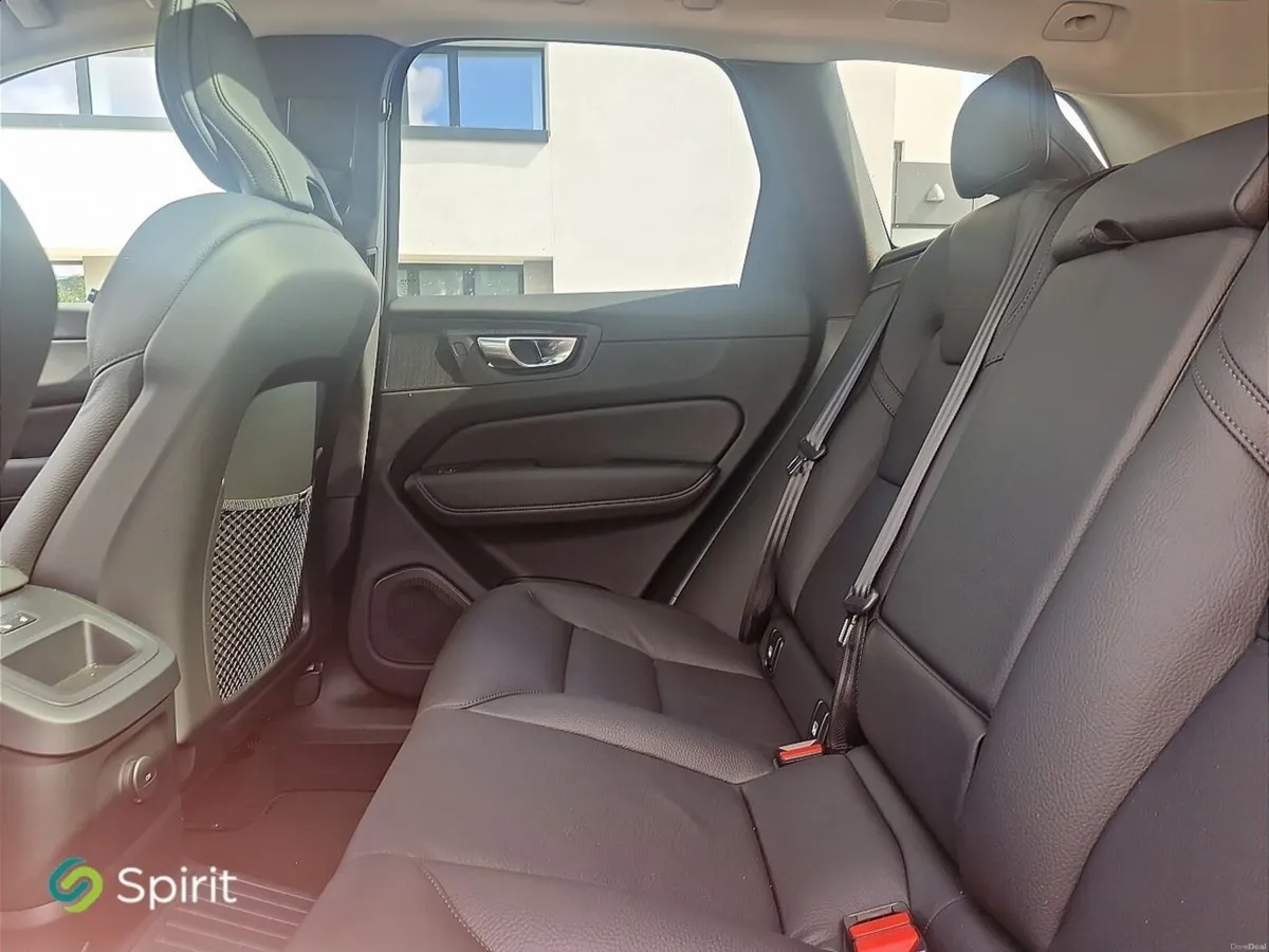 Volvo XC60 T6 Plus Plug In Hybrid - Image 5