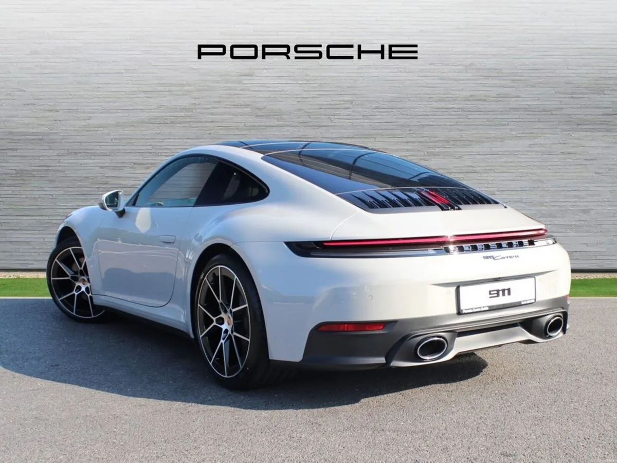 Porsche 911 Carrera - Image 3